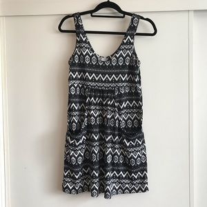 Patterned dress WITH POCKETS 🙌